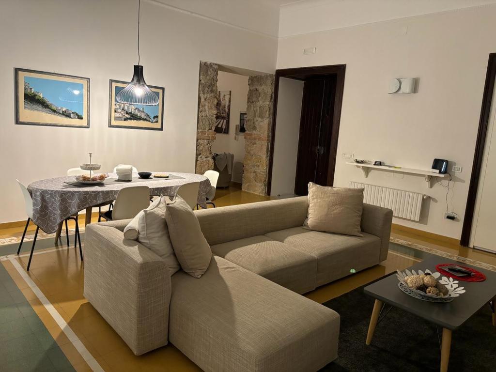 Luxury Manfredi Apartment Salerno Luaran gambar