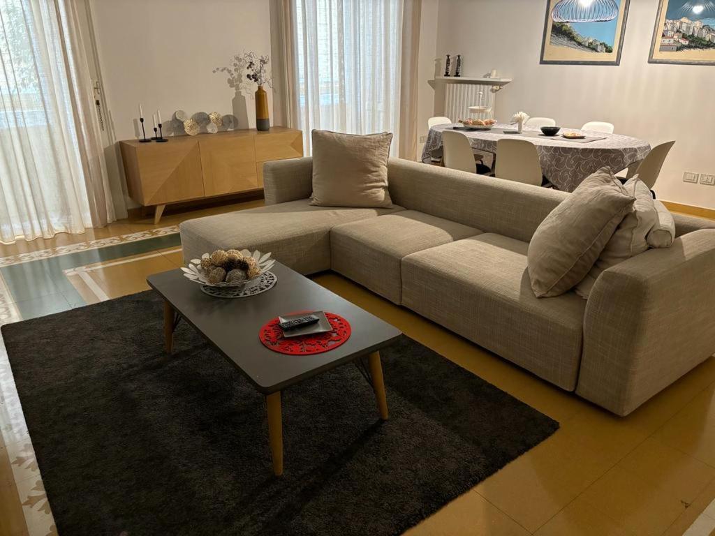 Luxury Manfredi Apartment Salerno Luaran gambar