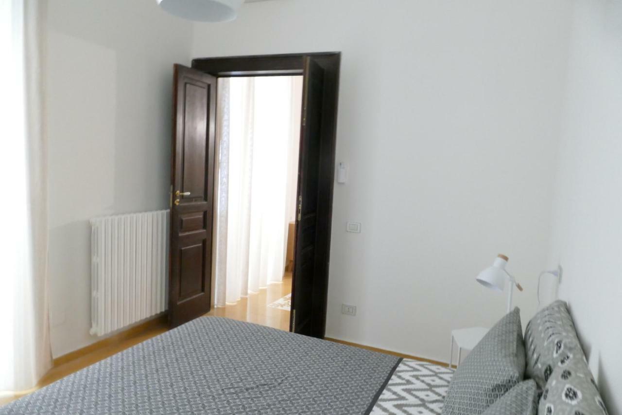 Luxury Manfredi Apartment Salerno Luaran gambar